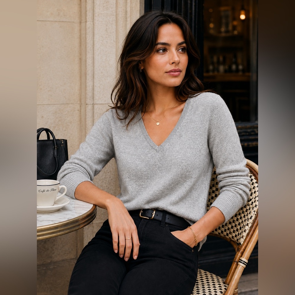 Equipment Femme Cecile 100% Cashmere V Neck Sweater Gray XS Quiet Luxury